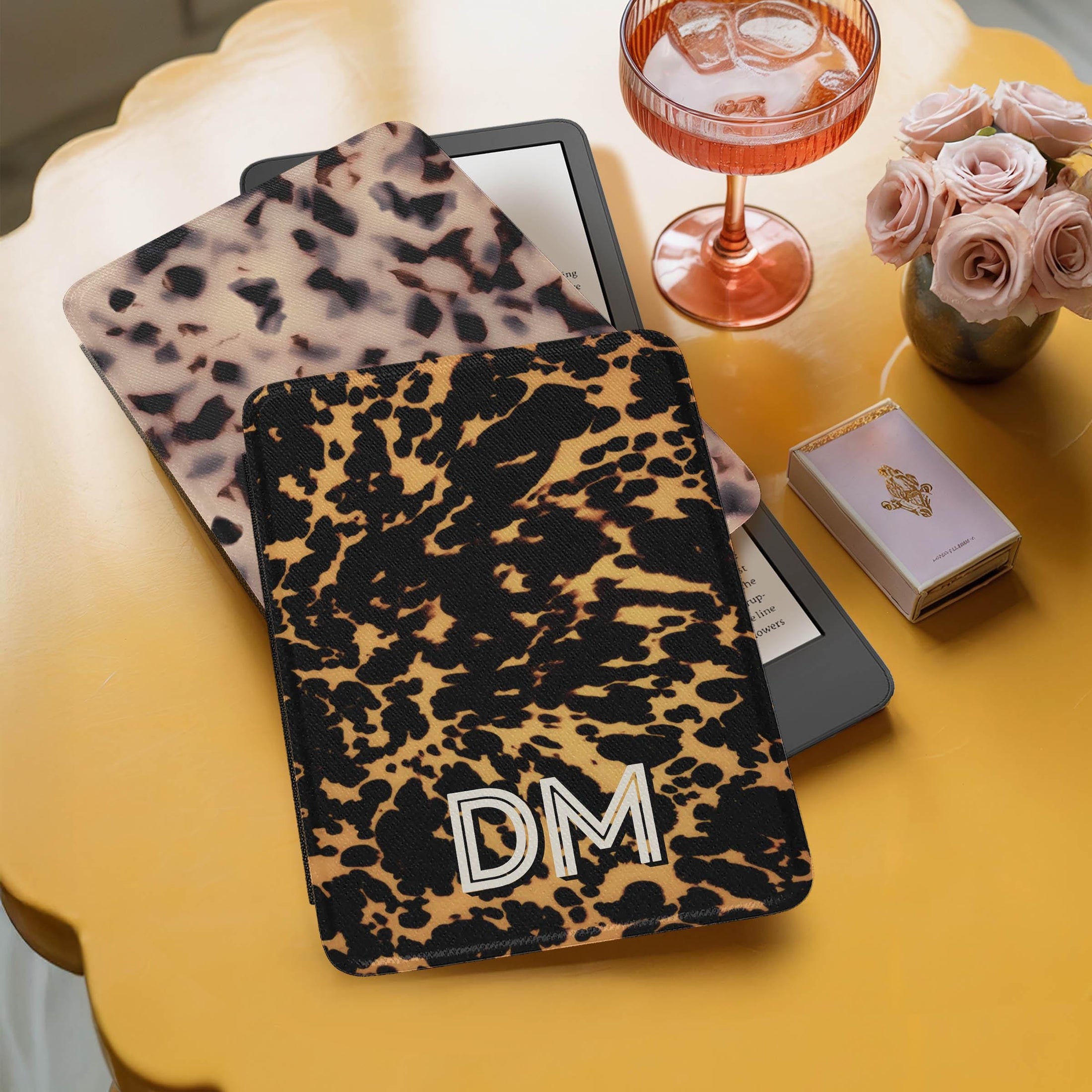 Personalized Kindle Case, Paperwhite 7”, Colorsoft Signature 2024, Custom Cover, Monogram, Handle, Large Initials, Modern Tortoise